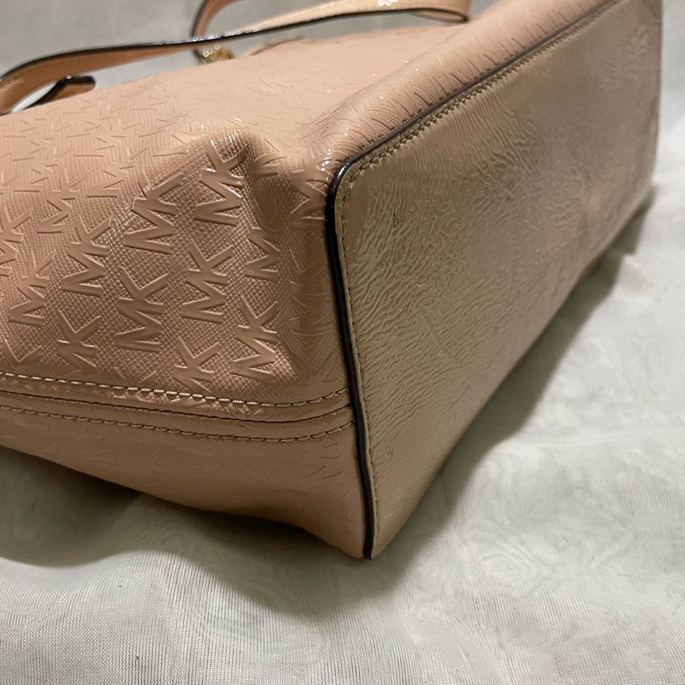 Michael Kors Jet Set Travel Signature Tote - Picture 7 of 12